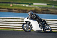 enduro-digital-images;event-digital-images;eventdigitalimages;mallory-park;mallory-park-photographs;mallory-park-trackday;mallory-park-trackday-photographs;no-limits-trackdays;peter-wileman-photography;racing-digital-images;trackday-digital-images;trackday-photos